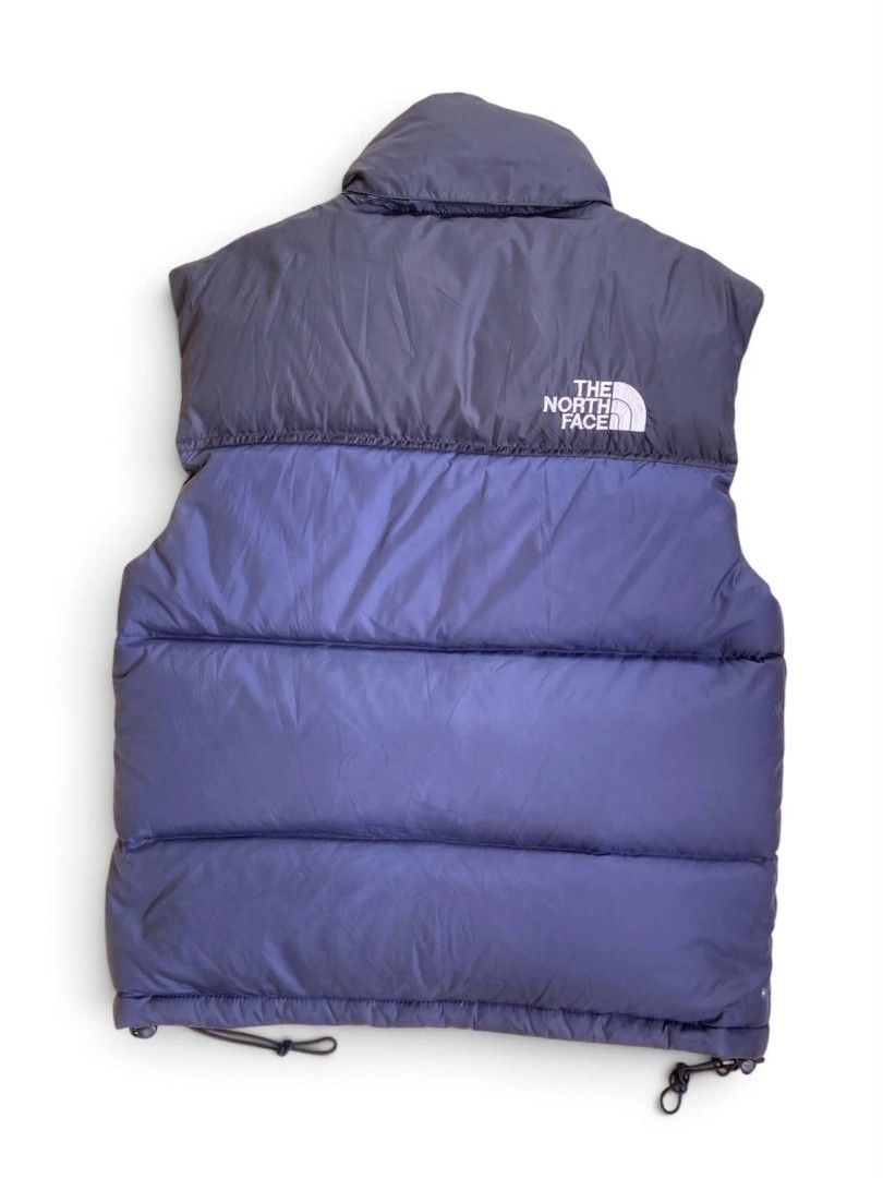 THE NORTH FACE PUFFER VEST (Category: Vests) located in Cauayan City . Submitted by reigner_thrift (Listing ID 1471199802, Image 2). Description: THE NORTH FACE PUFFER VEST Size:S/M W:20 L:23 Condition: Excellent Issue: None Color: 10/10.