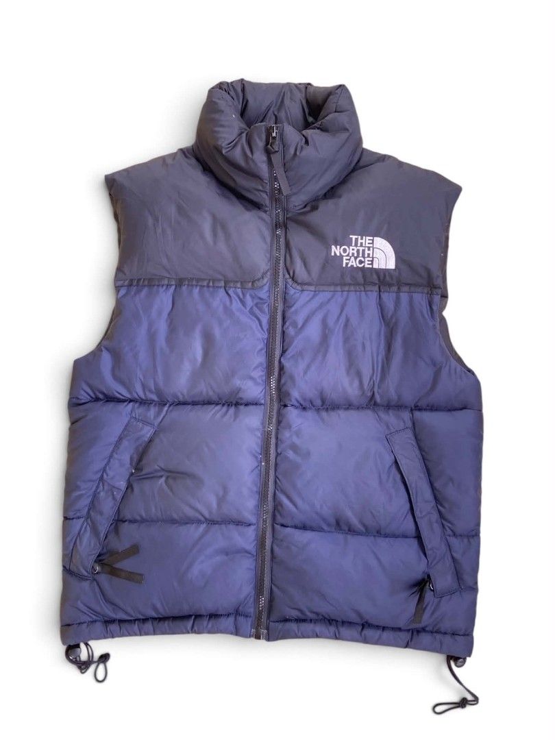 THE NORTH FACE PUFFER VEST (Category: Vests) located in Cauayan City . Submitted by reigner_thrift (Listing ID 1471199802, Image 1). Description: THE NORTH FACE PUFFER VEST Size:S/M W:20 L:23 Condition: Excellent Issue: None Color: 10/10.