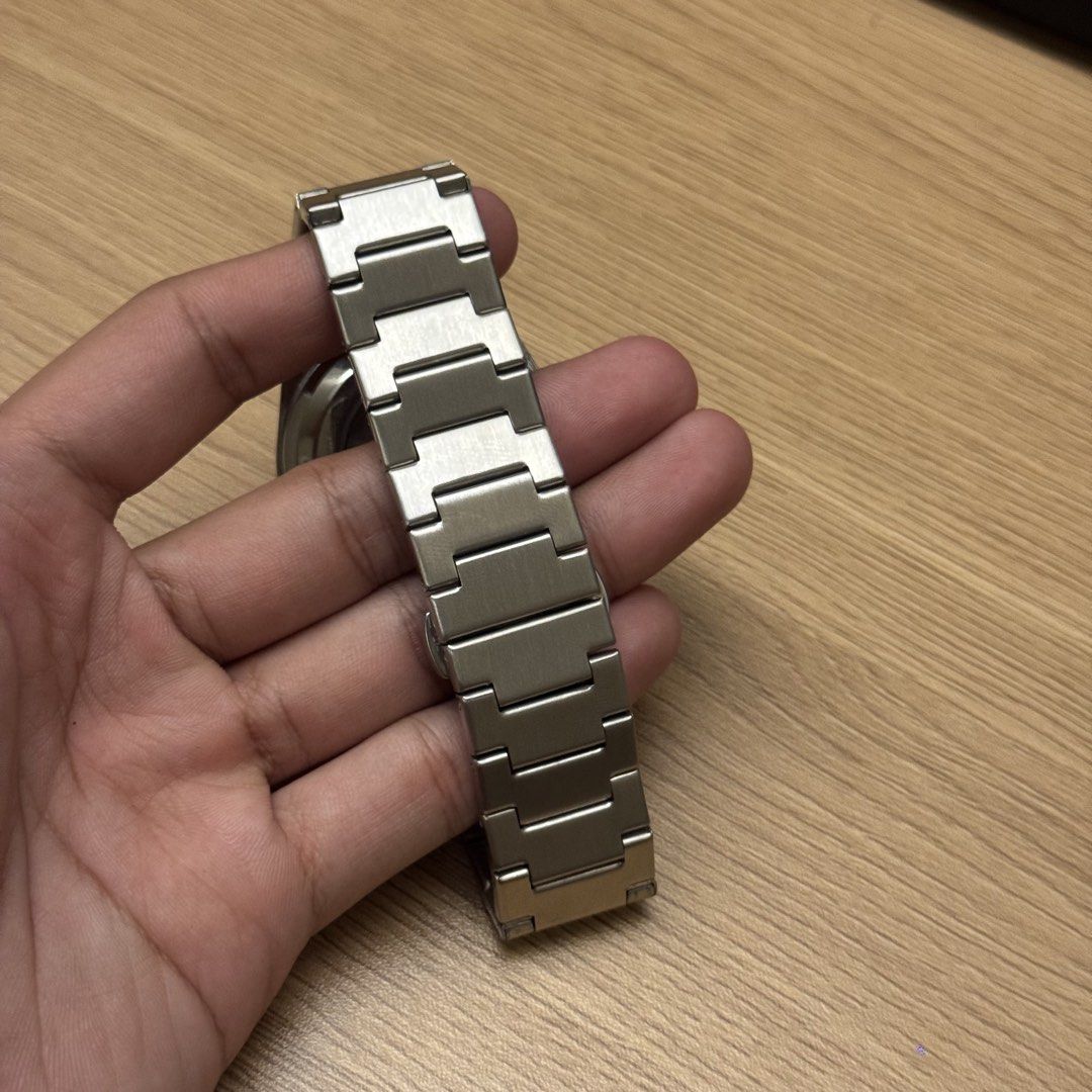 Tissot PRX (Category: Luxury Watches) located in Quezon City. Submitted by drizzyarchives (Listing ID 1471185648, Image 3). Description: Pre loved Tissot PRX Good condition Automatic No box Japan surplus 🇯🇵 ₱7.5k + SF.