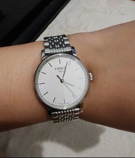 (Category: ) located in . Submitted by sashasarisarishoppe (Listing ID 1471206687, Image 1). Description: .
