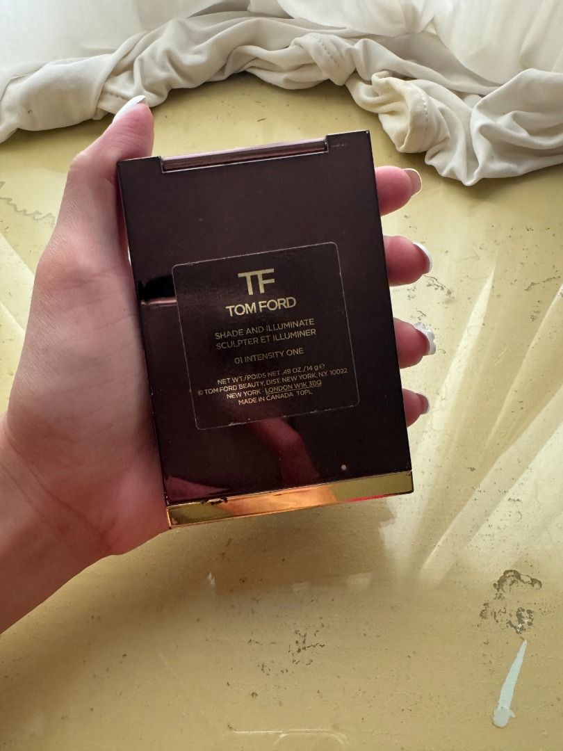 Tom Ford Shade and Illuminate 01 Intensity One (Category: Makeup) located in Cebu City. Submitted by _t.rix (Listing ID 1471136783, Image 3). Description: - Authentic Tom Ford Shade and Illuminate Contour and Highlight Palette - Shade: 01 Intensity One (ideal for light to medium skin tones) - Packaging: Stunning burgundy and gold compact featuring a built-in mirror - Condition: Swatched and lightly used a few times; plenty of product still remain