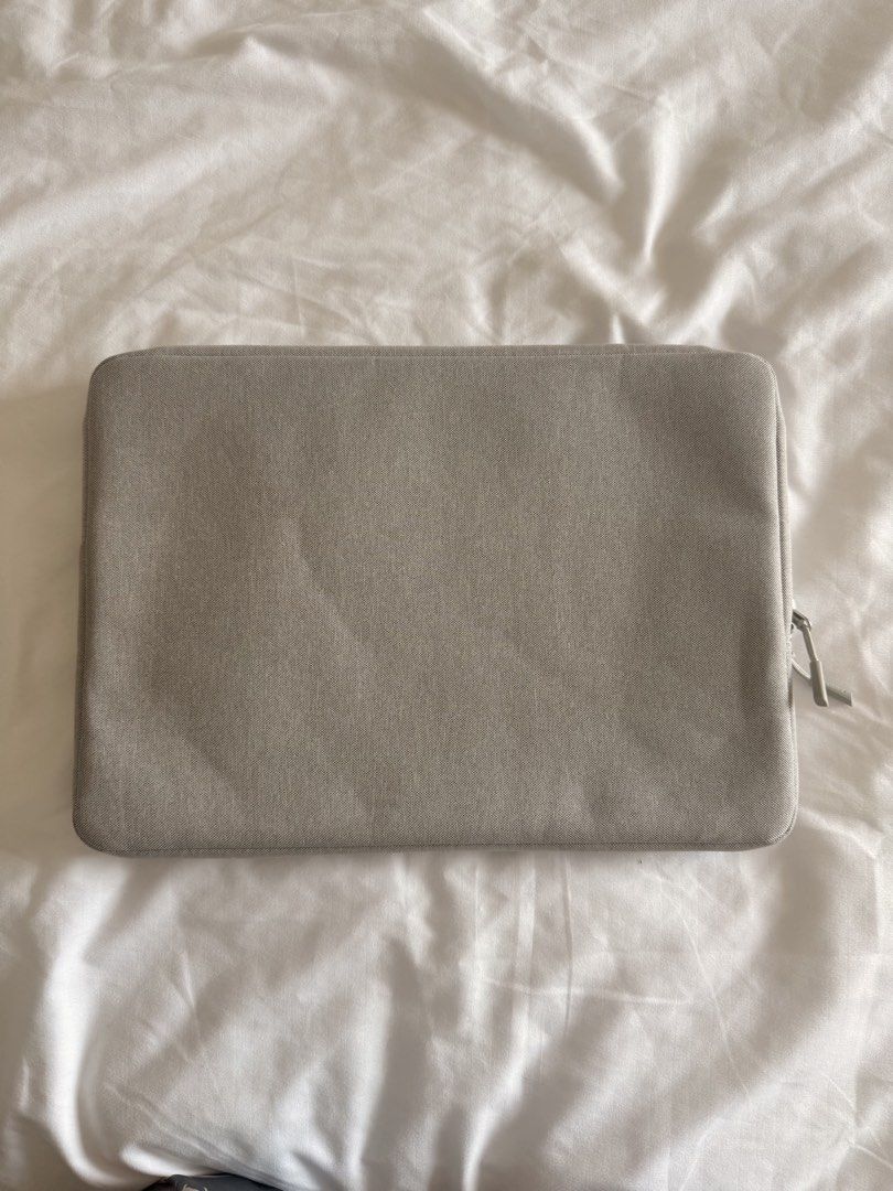 Tomtoc A13 Laptop Sleeve Dark Gray Macbook Protective Bag "16 (Category: Laptop Bags & Sleeves) located in Taguig. Submitted by regalbbb (Listing ID 1471176677, Image 2). Description: RFS: Decluttering Condition: Used only a couple of times. I don't really bring my laptop anywhere so I can't use it. No stains or flaws. Good as new. - Authentic Tomtoc laptop sleeve in stylish dark gray - Thick interior padding protects corners and edges from drops