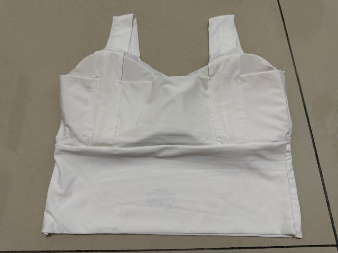 Top (Category: Other Tops) located in Bukit Mertajam. Submitted by ki_ho0n (Listing ID 1471296524, Image 3). Description: Size 34 Setiap satu helai dijual pada harga RM8..