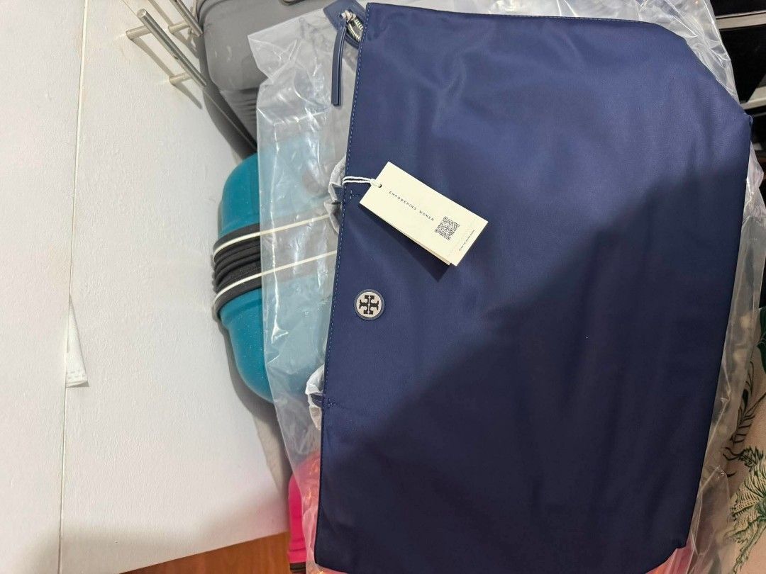 Tory Burch Nylon Tote (Category: Tote Bags) located in Rizal. Submitted by tinrevil (Listing ID 1471210267, Image 2). Description: Brand new bought from usa original price 300 usd selling for only 8500 slightly negotiable.