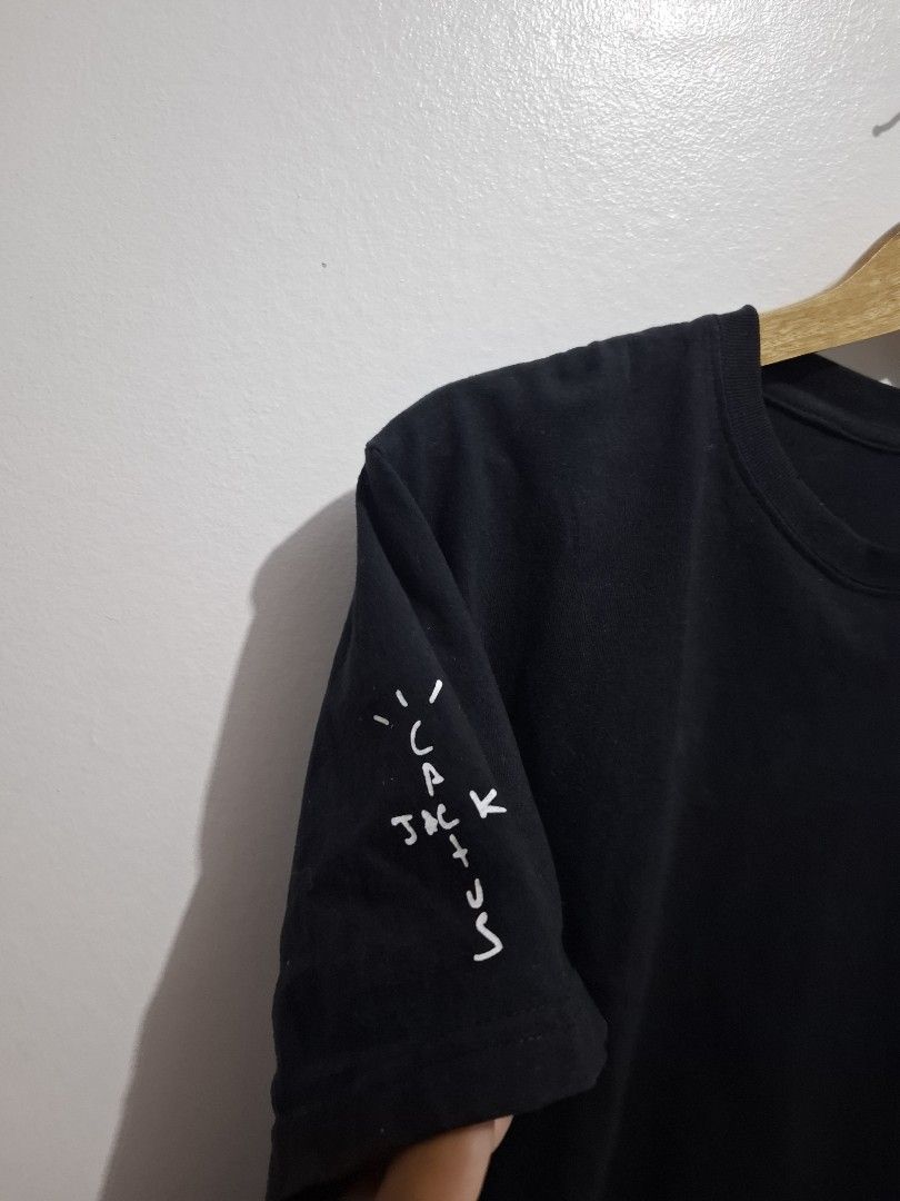 Travis scott cactus jack small (Category: Tshirts & Polo Shirts ) located in Tarlac. Submitted by christopher.24 (Listing ID 1471170381, Image 2). Description: excellent condition.