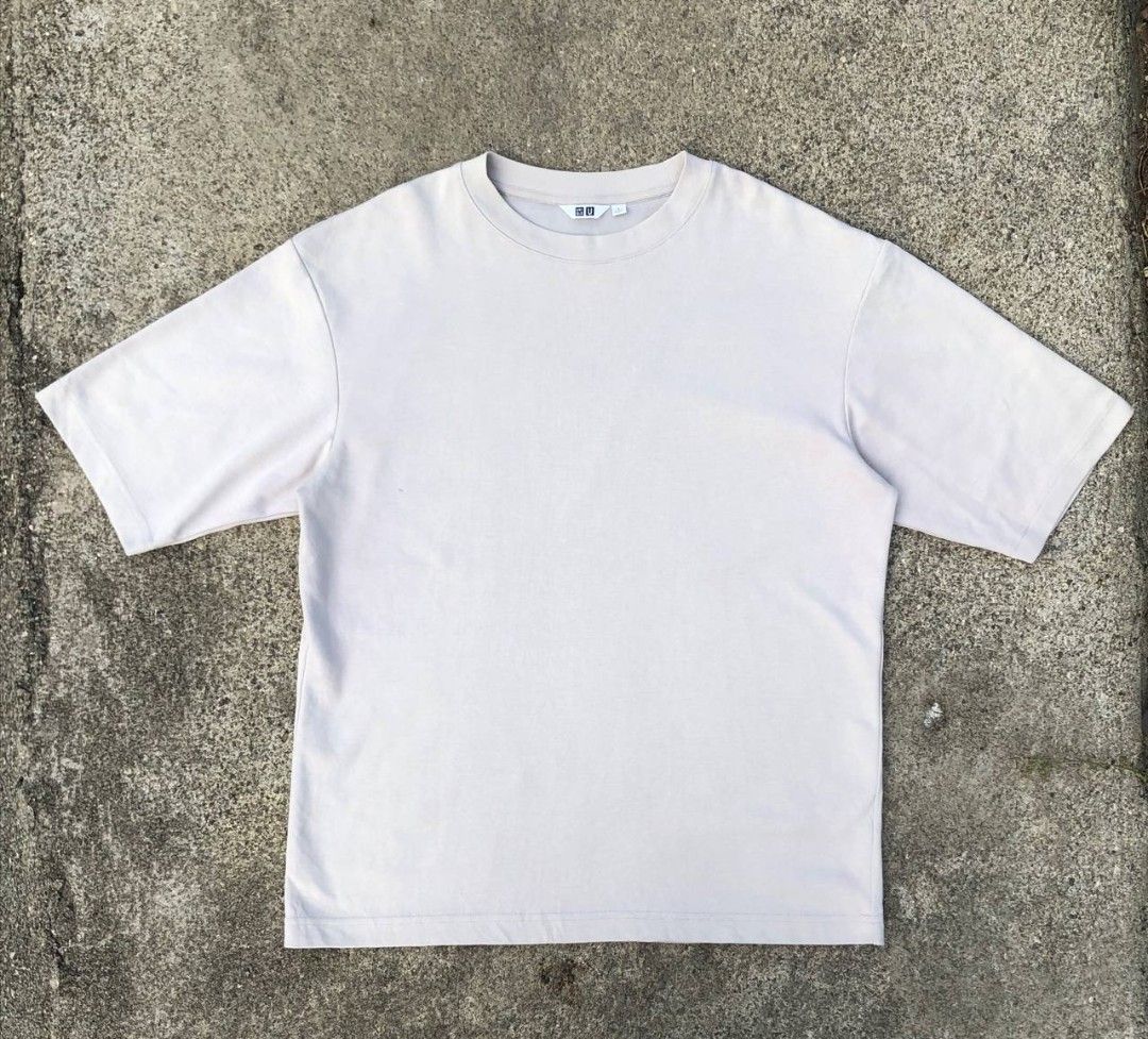 Uniqlo AIRism Crew Neck Tee (Category: Tshirts & Polo Shirts ) located in Baganga. Submitted by alvicthiftss (Listing ID 1471262030, Image 1). Description: Uniqlo AIRism Crew Neck Tee Size-Large No Issue Color Rate 9/10 Good Condition.