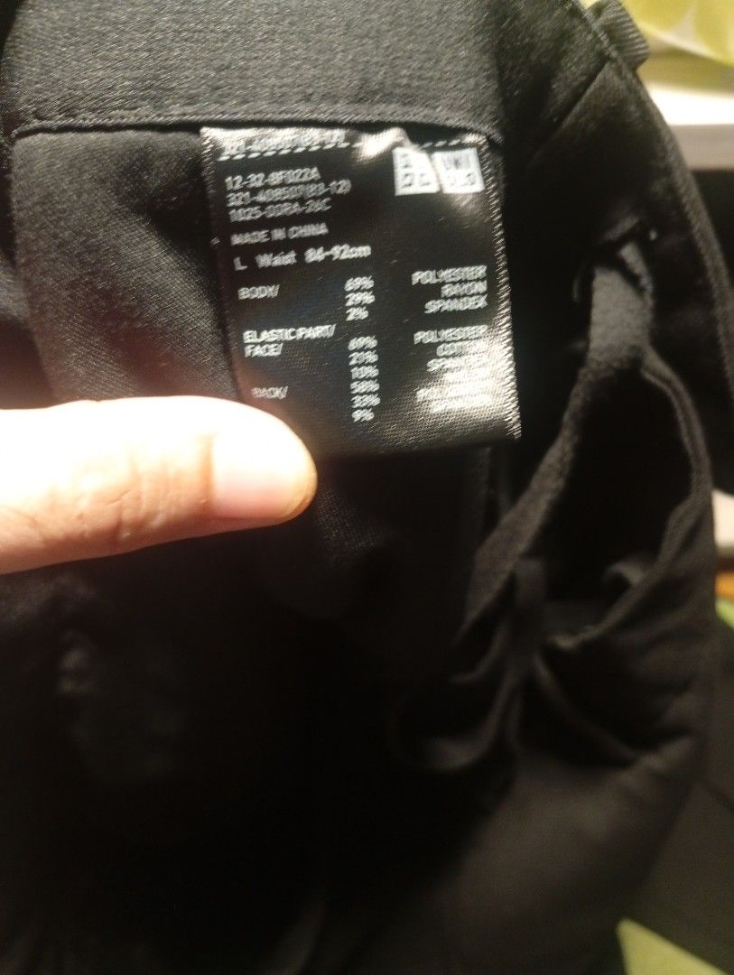 Uniqlo Black Pants Size L (Category: Trousers) located in Manila. Submitted by odddolphin_dd0f4b (Listing ID 1471293017, Image 3). Description: - Brand: Uniqlo - Color: Clean black, easy to match with any outfit - Size: L (fits waist 84-92cm) - Material: Comfortable polyester, rayon, and spandex blend - Design: Simple straight cut with functional pockets - Occasion: Perfect for both work and casual days payment gcash thanks.