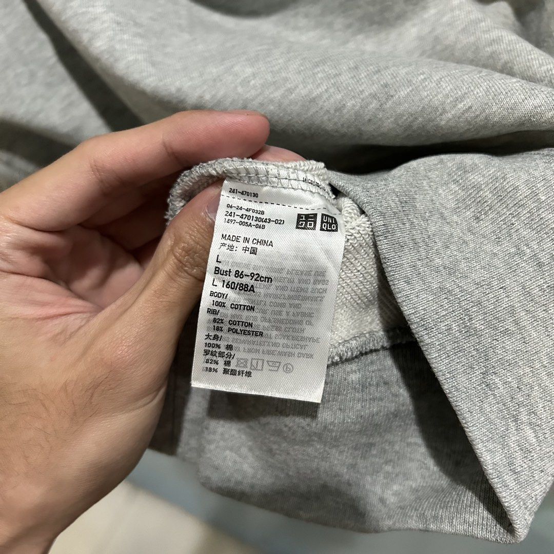 Uniqlo Boxy Crewneck Sweatshirt (Category: Coats, Jackets and Outerwear) located in Dagupan City. Submitted by macavex (Listing ID 1471249792, Image 3). Description: L on tag 22” x 24.5”.