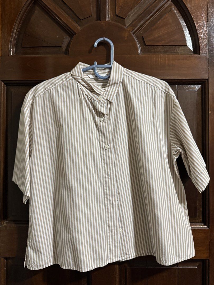Uniqlo Button Down Polo Bundle (Category: Blouses) located in Quezon City. Submitted by sj35452 (Listing ID 1471197594, Image 3). Description: Short sleeved polos are size small but can fit up to l Long sleeved polos is size m but can fit up to l Get all for 1k.
