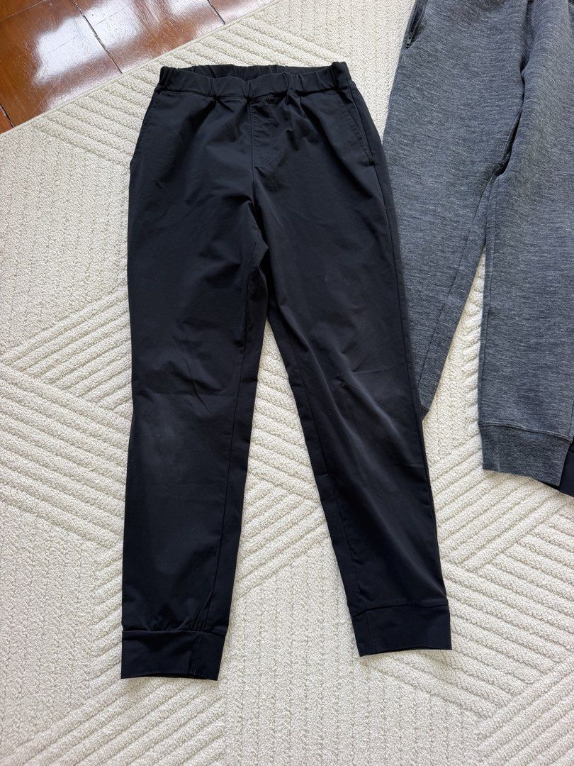 Uniqlo Kids Jogger Pants Bundle Size 160 (Category: Babies & Kids Fashion) located in Lipa City. Submitted by pauline0303 (Listing ID 1471155818, Image 2). Description: - Brand: Uniqlo - Size: 160 - Quantity: Bundle of 3 pairs (1 heather grey, 2 black) - Material: Soft fleece-like grey pair, smooth athletic fabric black pairs - Design: Elastic waistband with ribbed ankle cuffs - Versatile: Great for school, sports, or casual wear.