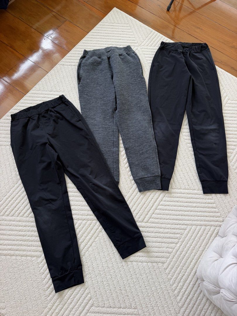 Uniqlo Kids Jogger Pants Bundle Size 160 (Category: Babies & Kids Fashion) located in Lipa City. Submitted by pauline0303 (Listing ID 1471155818, Image 1). Description: - Brand: Uniqlo - Size: 160 - Quantity: Bundle of 3 pairs (1 heather grey, 2 black) - Material: Soft fleece-like grey pair, smooth athletic fabric black pairs - Design: Elastic waistband with ribbed ankle cuffs - Versatile: Great for school, sports, or casual wear.