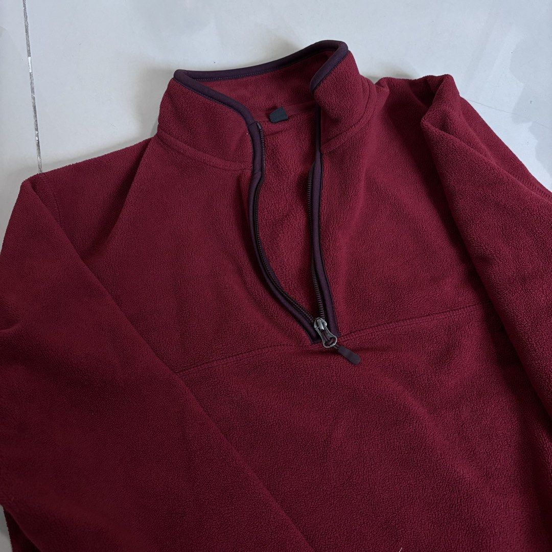 Uniqlo Maroon Quarter Zip Fleece Pullover (Category: Coats, Jackets and Outerwear) located in Quezon City. Submitted by yamakento (Listing ID 1471144753, Image 3). Description: .