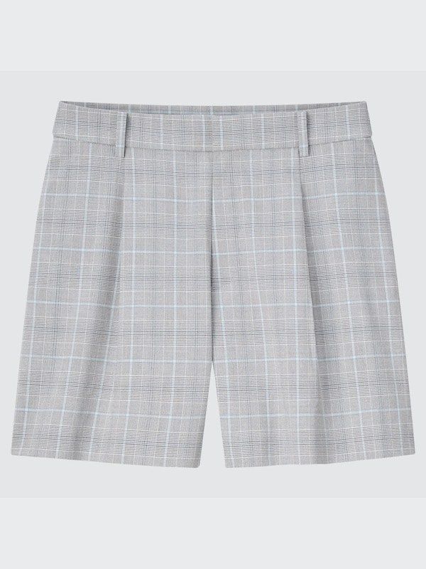 Uniqlo plaid shorts gray, Medium (Category: Shorts) located in Mandaluyong City. Submitted by ourcscloset (Listing ID 1471152480, Image 1). Description: Has a minor stain on left leg cuff.