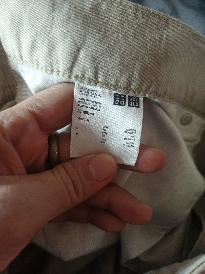 UNIQLO TROUSER PANTS MEN 36 (Category: Trousers) located in Quezon City. Submitted by ahyaladyblue (Listing ID 1471200693, Image 3). Description: .