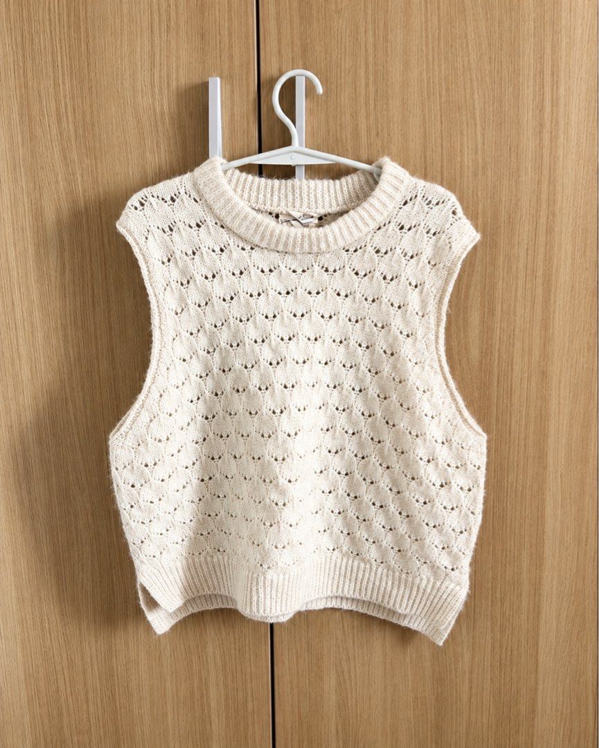 Universal Thread Crochet (Category: Sleeveless) located in Quezon City. Submitted by wearitagain_ (Listing ID 1471292776, Image 1). Description: .