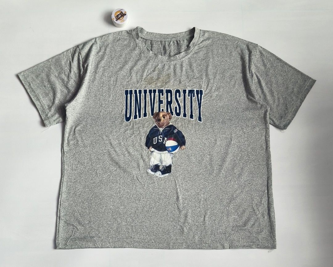University Bear Graphic Shirt (Category: Tshirts & Polo Shirts ) located in Manapla. Submitted by gentleturtle_3dc683 (Listing ID 1471253317, Image 1). Description: University Bear Graphic Shirt 💵 ₱ 90 📏 Size: XL (23 x 25 ½) 🎨 Color Rate: 9.5 /10 or better ✨ Condition: Great ⚠️ Issue: Minor stains Pre-loved thrifted item. 💬 Message us for inquiries!.