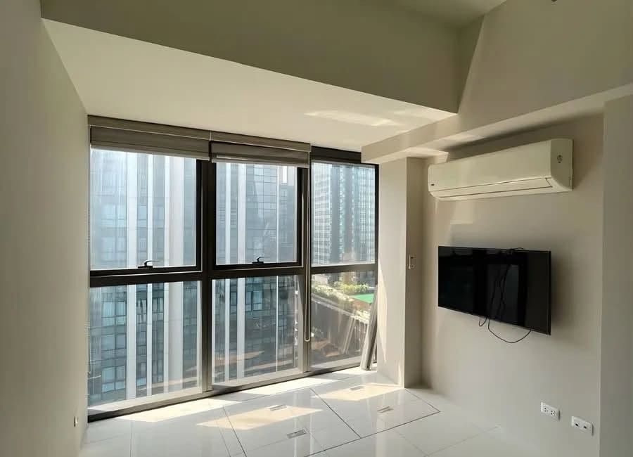 Uptown Ritz Residences, BGC 2BR 75K (Category: Apartments & Condos) located in Caloocan City. Submitted by aysalpha01 (Listing ID 1471177344, Image 2). Description: FOR LEASE Uptown Ritz Residences, BGC 2BR MAIDS ROOM 2 T&B 78SQM 1 PARKING .
