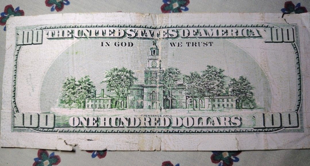 US 100 Dollar Bill Series 2006 (Category: Currency) located in Manila. Submitted by vastearth_3748fa (Listing ID 1471166151, Image 2). Description: - Genuine US 100 Dollar banknote (Series 2006) - Features Benjamin Franklin (front) and Independence Hall (back) - Serial Number: AE 73685208 B - Condition: Real deal with visible center creases and worn edges - Perfect for collectors or currency exchange bilhin nyo na kahit 1k nalang 09683710127 pm m