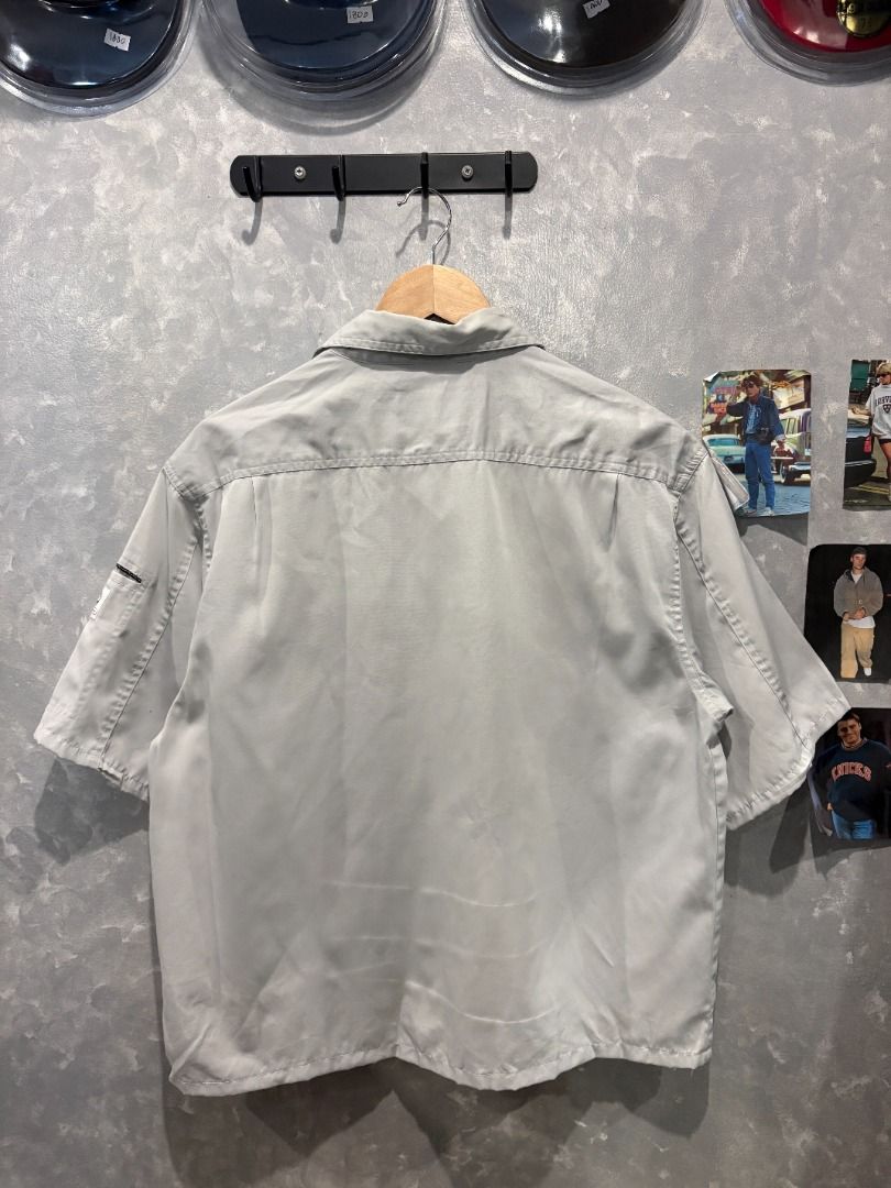 Utility Cargo Boxy Crop Polo (Category: Tshirts & Polo Shirts ) located in Quezon City. Submitted by outofhabits_store (Listing ID 1471196721, Image 3). Description: Size: Medium Width: 22.5 inches Length: 24.5 inches Buy 2 items worth 600 pesos and get them for 1,000 Payment method: GCash Shipping options (shouldered by buyer): J&T 3-7 days, Lalamove or Grab within the day Location: Quezon City Please manage your expectations as this item is not