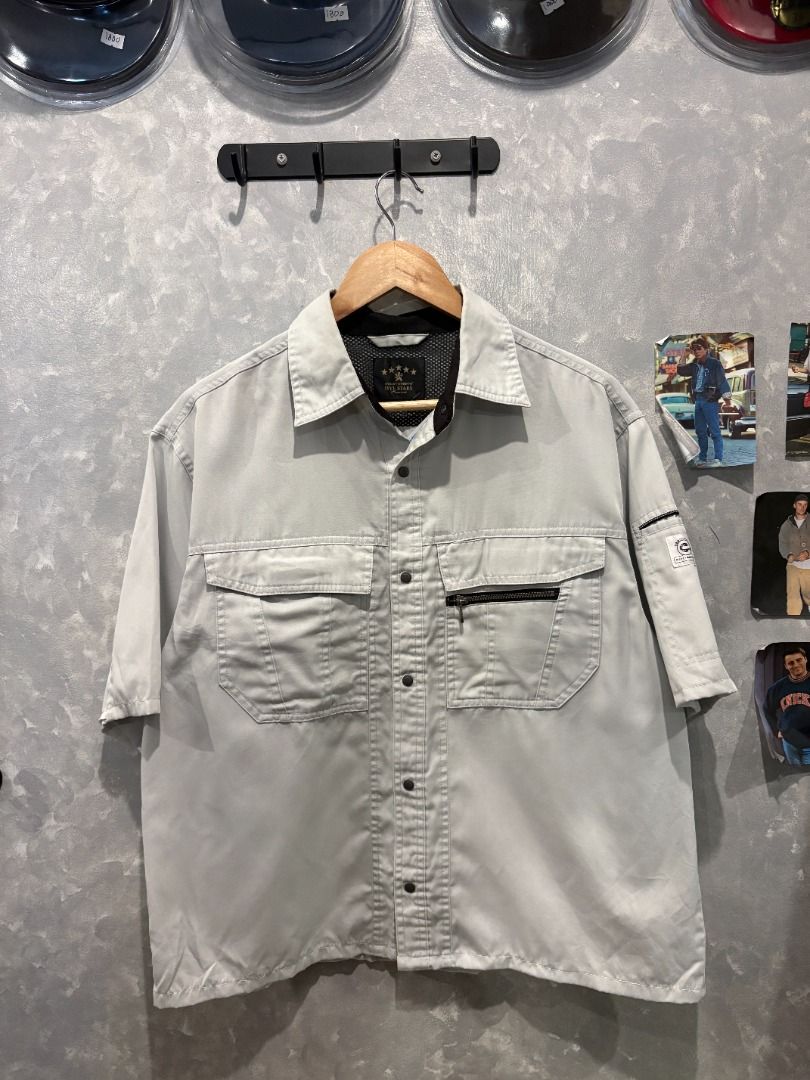 Utility Cargo Boxy Crop Polo (Category: Tshirts & Polo Shirts ) located in Quezon City. Submitted by outofhabits_store (Listing ID 1471196721, Image 1). Description: Size: Medium Width: 22.5 inches Length: 24.5 inches Buy 2 items worth 600 pesos and get them for 1,000 Payment method: GCash Shipping options (shouldered by buyer): J&T 3-7 days, Lalamove or Grab within the day Location: Quezon City Please manage your expectations as this item is not