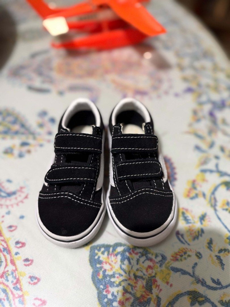 Vans Old Skool V (Category: Sneakers) located in Santa Rosa. Submitted by babicdln (Listing ID 1471241061, Image 2). Description: Vans Old Skool V 11 CM, 5C With Box.