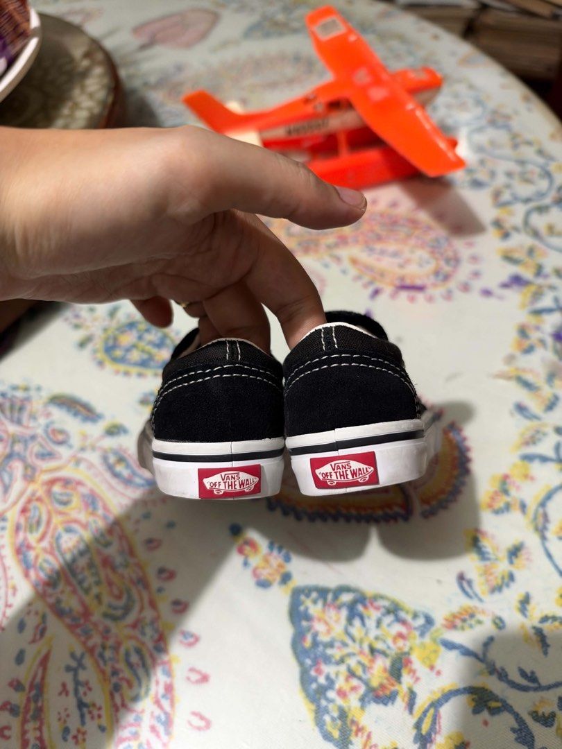 Vans Old Skool V (Category: Sneakers) located in Santa Rosa. Submitted by babicdln (Listing ID 1471241061, Image 3). Description: Vans Old Skool V 11 CM, 5C With Box.