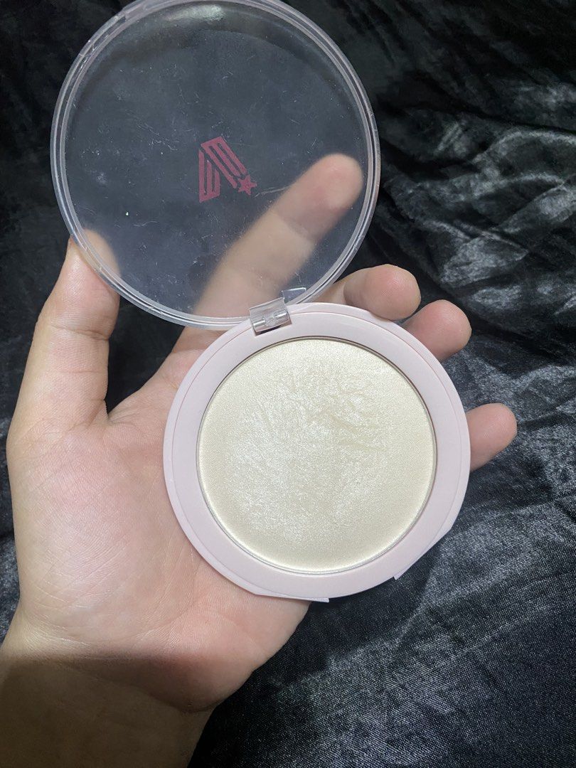 VICE COSMETICS Endlezz G Universal Fix Natural 8g (Category: Makeup) located in Manila. Submitted by strawberrynot (Listing ID 1471168563, Image 1). Description: 🎀 shade: natural 🎀 bough this year 🎀 saglit lang din nagamit and i don’t use pressed powders na 📍meet up (lrt 2 station) or lalamove .