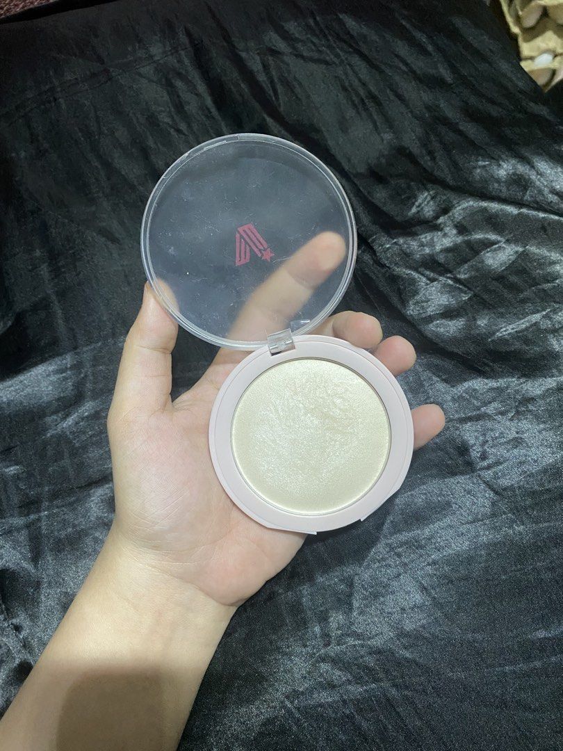 VICE COSMETICS Endlezz G Universal Fix Natural 8g (Category: Makeup) located in Manila. Submitted by strawberrynot (Listing ID 1471168563, Image 2). Description: 🎀 shade: natural 🎀 bough this year 🎀 saglit lang din nagamit and i don’t use pressed powders na 📍meet up (lrt 2 station) or lalamove .