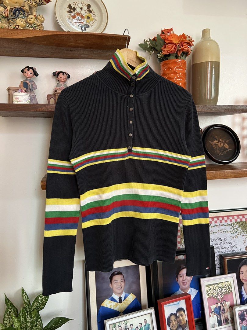 VINTAGE / Y2K TOMMY HILFIGER KNIT (Category: Others Tops) located in Solano. Submitted by aljoners (Listing ID 1471243565, Image 2). Description: .