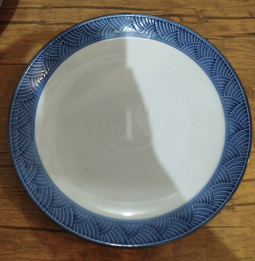 vintage Arita ware Large plates (Category: Dinnerware & Cutlery) located in San Fernando. Submitted by dntjapansurpluselyu (Listing ID 1471225496, Image 1). Description: .