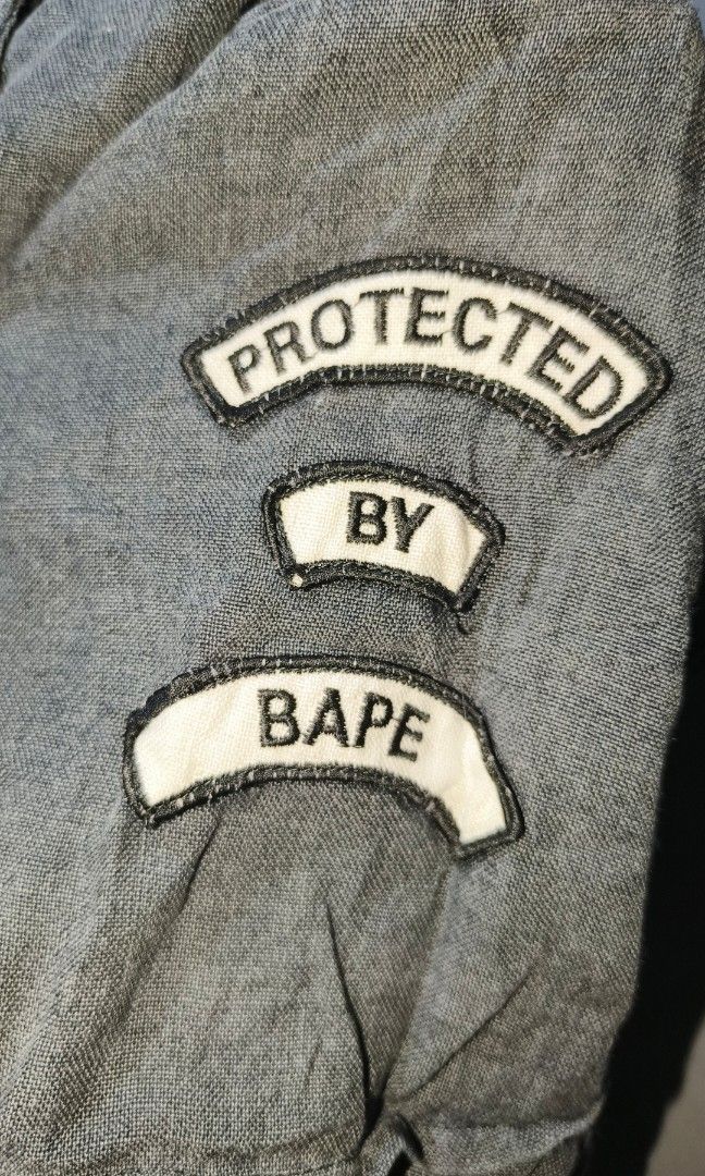 VINTAGE BAPE BUTTON DOWN 90'S (Category: Formal Shirts) located in Makati City. Submitted by updownthrift (Listing ID 1471289413, Image 3). Description: NEED WASH CONDITION 9/10.