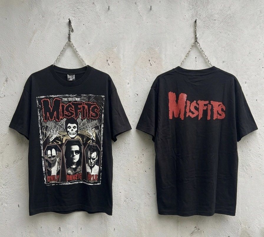 Vintage Boot MISFITS DANZIG Tee (Category: Tshirts & Polo Shirts ) located in Manila. Submitted by got_loots (Listing ID 1471213331, Image 1). Description: WTS❗️❗️❗️ Rare Vintage Boot MISFITS DANZIG Tee Near Deadstock Large on Reo Tag Dimes:21x29 ₱2,200 Only .