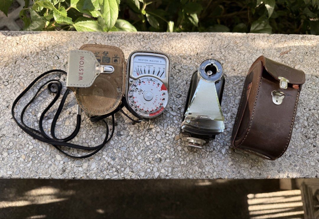 Vintage Camera items (Category: Cameras) located in Calamba. Submitted by transitory (Listing ID 1471164192, Image 1). Description: For Sale 2 vintage camera collectible items Weston Master V (analog exposure meter) Walz brand Flash Master (fan-fold camera flash, without bulb) Sold as set for ₱1,150 Calamba,Laguna location J&T shipping or Lalamove c/o buyer 091******69 Pm or comment for faster transaction Salamat.