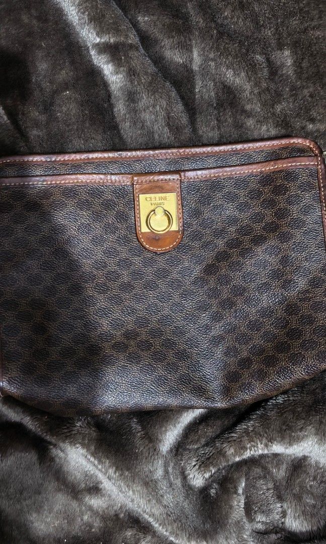 Vintage Celine project clutch bag (Category: Clutches) located in Tuguegarao City. Submitted by zenphoenix-7ad615 (Listing ID 1471132250, Image 2). Description: Flaw sa loob Please see pictures 10.5 by 7 inches.
