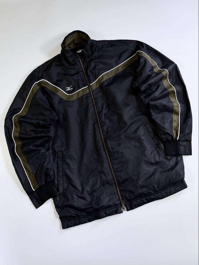 vintage mizuno windbreaker jacket (Category: Activewear) located in Manila. Submitted by styleandfly191238 (Listing ID 1471155873, Image 2). Description: length 28 width 23 issue none conditions excellent color rate 10/10 better in personal fav piece unli vc to check the item to assure your assurance .
