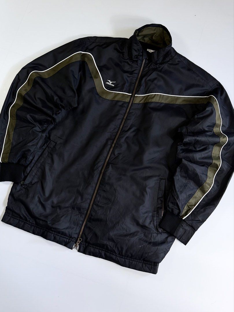 vintage mizuno windbreaker jacket (Category: Activewear) located in Manila. Submitted by styleandfly191238 (Listing ID 1471155873, Image 3). Description: length 28 width 23 issue none conditions excellent color rate 10/10 better in personal fav piece unli vc to check the item to assure your assurance .