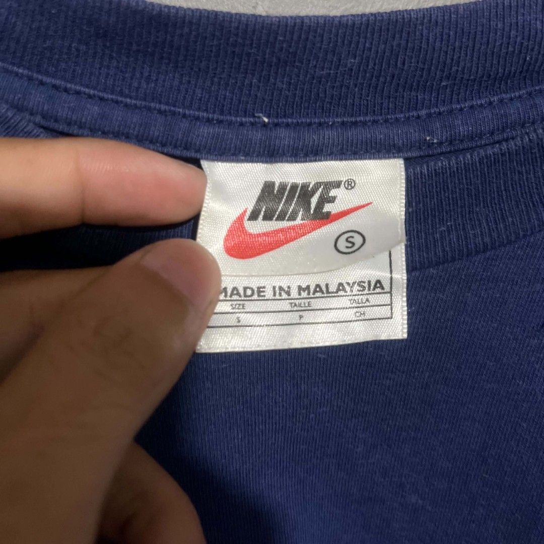 Vintage Nike Red Tag Embroidered Logo (Category: Tshirts & Polo Shirts ) located in Calauan. Submitted by randomthrift.ph (Listing ID 1471285000, Image 3). Description: Small on tag fit to Medium up to Semi Large.