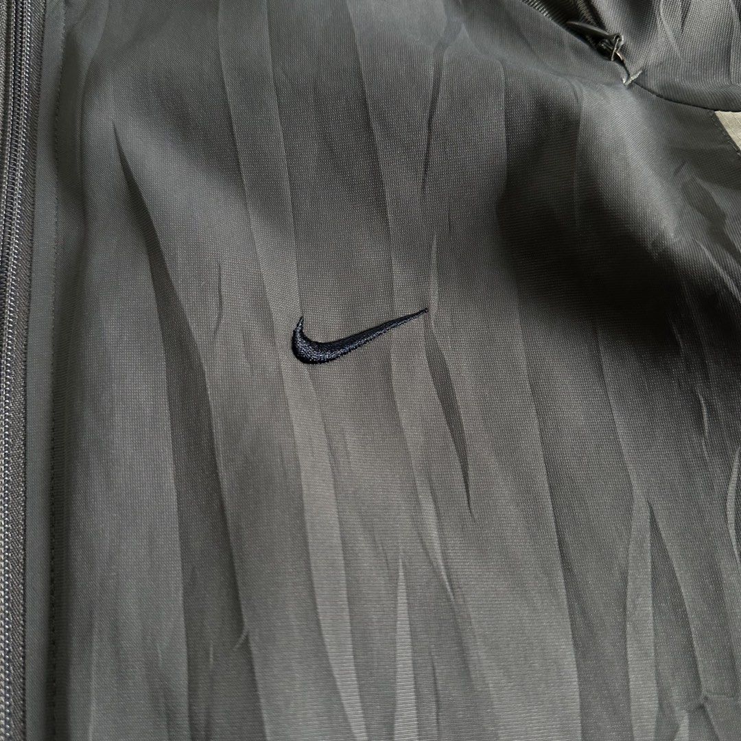 Vintage Nike Windbreaker Jacket (Category: Coats, Jackets and Outerwear) located in Manila. Submitted by kilthrift (Listing ID 1471189423, Image 2). Description: Excellent Condition No issue Complete tags 10/10 color rate Dimes: 25x30 .