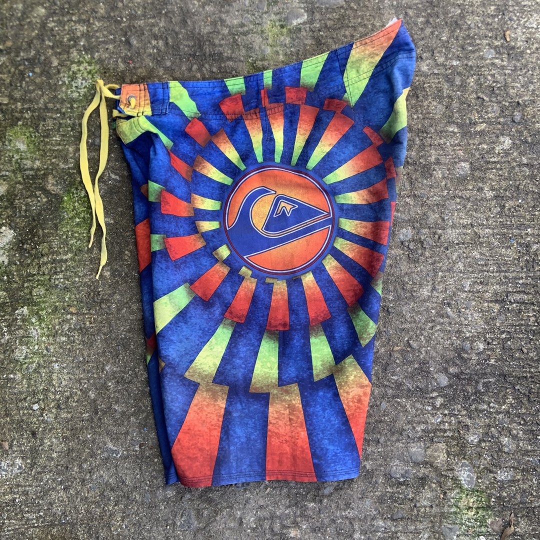 VINTAGE QUIKSILVER BOARDSHORT (Category: Swim Trunks & Board Shorts) located in Tabaco. Submitted by bayhust (Listing ID 1471182589, Image 1). Description: size 33 excellent 9.7/10 color rate bullet hole at the back need wash.