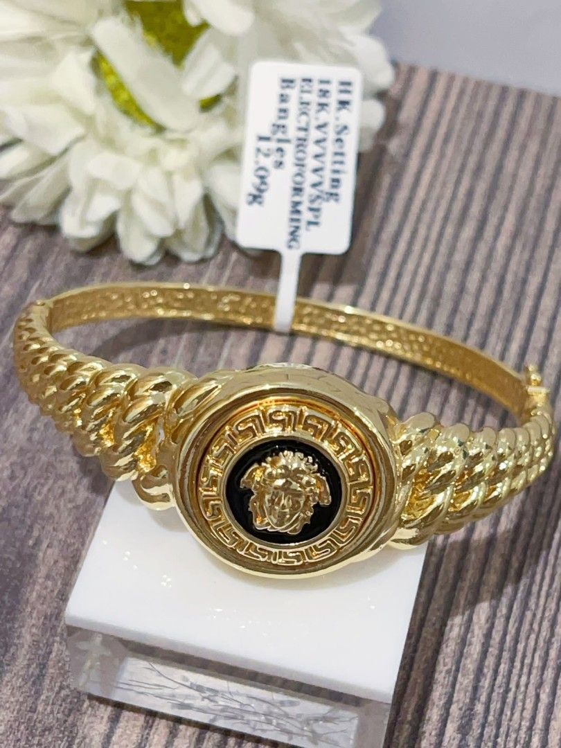 vrsace bangle 18k gold hk setting (Category: Bracelets) located in Manila. Submitted by primejewelry (Listing ID 1471292266, Image 2). Description: .