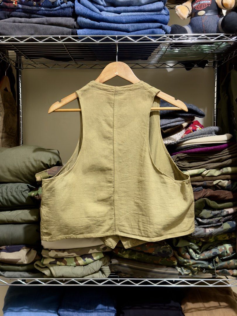 Vtg. 30s Hunting Vest (Category: Vests) located in Dinalupihan. Submitted by brokencasket (Listing ID 1471165243, Image 2). Description: Vtg. 30s Hunting Vest Fits S-M. Measurements on photo. .