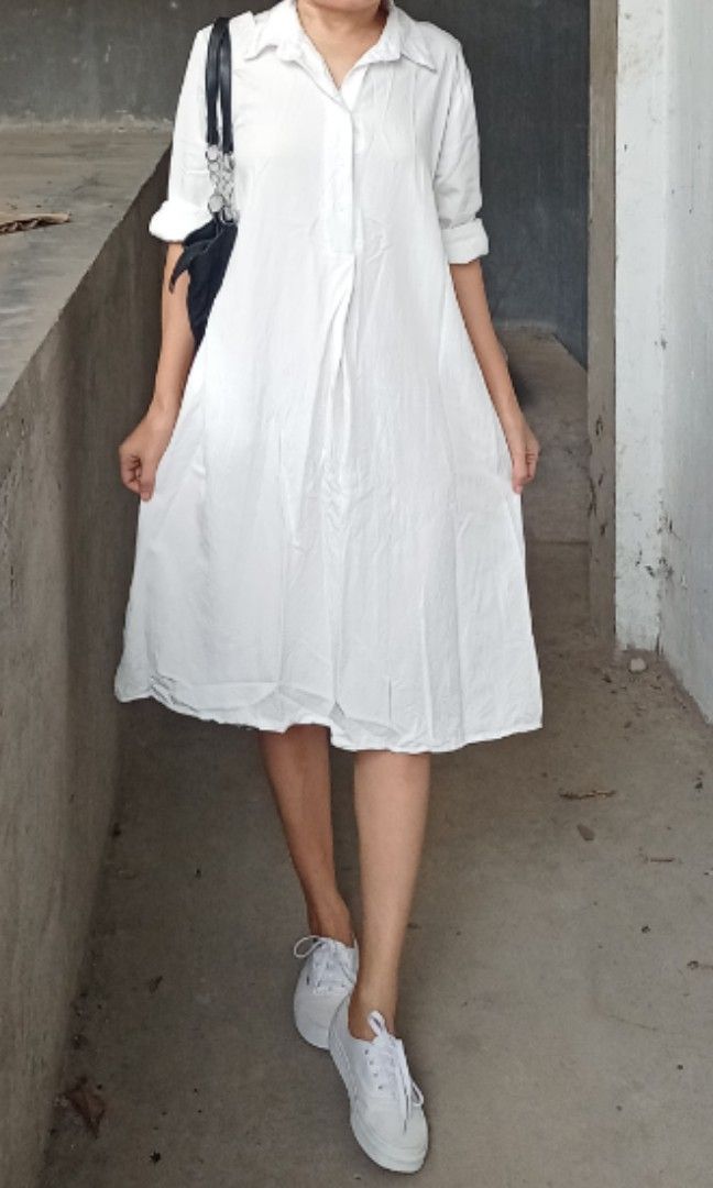 White cotton summer dress (Category: Dresses) located in Davao. Submitted by kannikasok1987 (Listing ID 1471144661, Image 2). Description: White slip long sleeve dress Wd side pocket Cotton Bust 38 Waist up 40 L 40 good as new.
