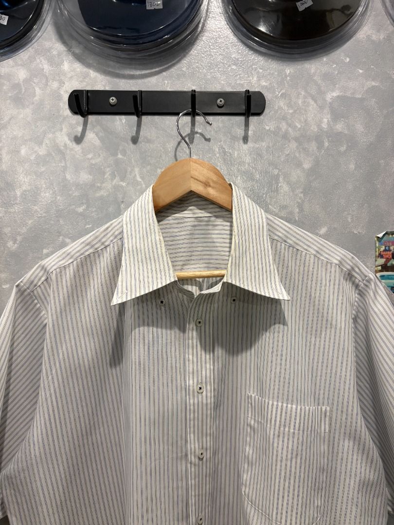 White Stripes (Category: Tshirts & Polo Shirts ) located in Quezon City. Submitted by outofhabits_store (Listing ID 1471195996, Image 2). Description: Size: fits Large Width: 24.5 inches Length: 25 inches Buy 2 items worth 600 pesos and get them for 1,000 Payment method: GCash Shipping options (shouldered by buyer): J&T 3-7 days, Lalamove or Grab within the day Location: Quezon City Please manage your expectations as this item is not brand new. C