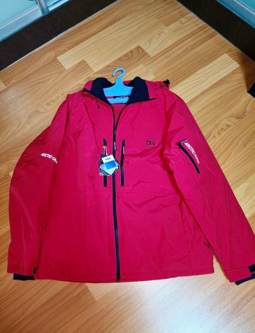 Winter Jacket (Category: Coats, Jackets and Outerwear) located in Singapore. Submitted by ben-10 (Listing ID 1471183015, Image 2). Description: I bought it for my wife during my Taiwan business trip. She has too many winter pants already that's why sell it away. Selling this price, losing money already. - It can stand the weather up to -5°C. - Perfect for layering in cooler weather - Make you look elegant - Brand new Arctic Queen waterproof jacke