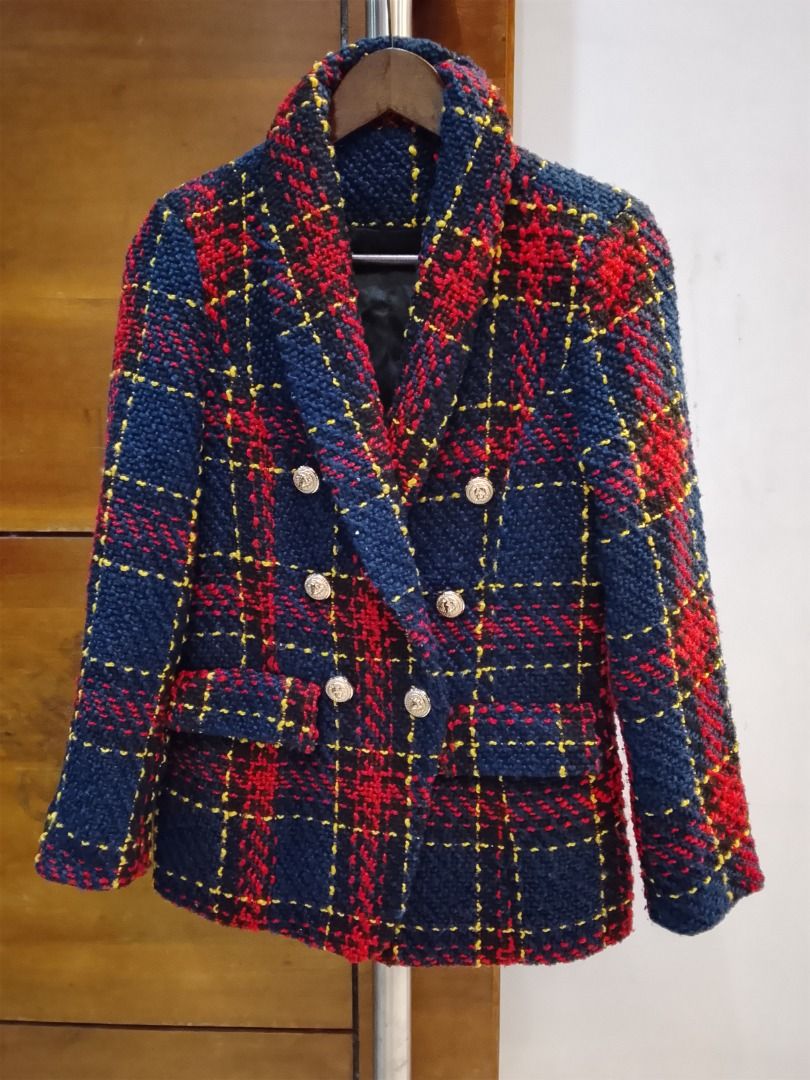 Women's blazer (Category: Coats, Jackets and Outerwear) located in Quezon City. Submitted by kema2191 (Listing ID 1466596066, Image 1). Description: Medium to large.