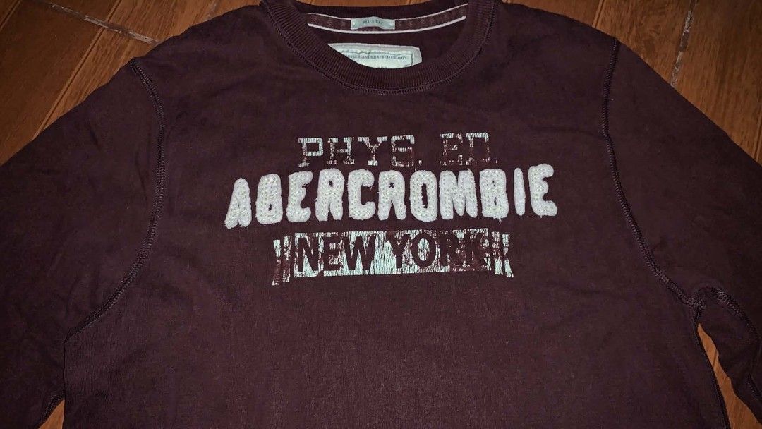 Y2k Abercrombie long sleeve (Category: Coats, Jackets and Outerwear) located in Naga. Submitted by justthrift09 (Listing ID 1471268122, Image 3). Description: size medium good condition.
