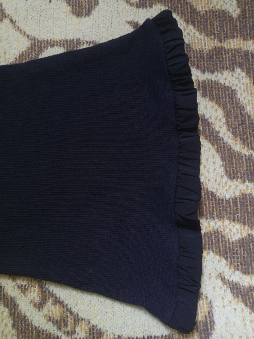 y2k embellished ribbed tank top (Category: Sleeveless) located in San Pedro. Submitted by vishavriksha (Listing ID 1471254942, Image 3). Description: ‎🖤 y2k embellished ribbed tank top ‎ ‎𝗺𝗶𝗻𝗲 : ₱149 ‎𝗴𝗿𝗮𝗯 : ₱199 ‎𝗹𝗼𝗰𝗸 : ₱249 (au) ‎ ‎༝ xs ‎༝ brand : caipirinha.