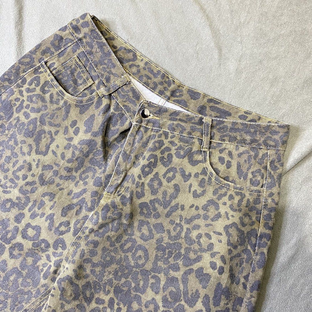 Y2k Leopard Print baggy pants (Category: Jeans) located in Dasmarinas. Submitted by slime_thrifts (Listing ID 1471256046, Image 3). Description: Y2k Leopard Print baggy pants 34 waist 41 length 10 hem Excellent No issue Ready to use ₱500 + sf.
