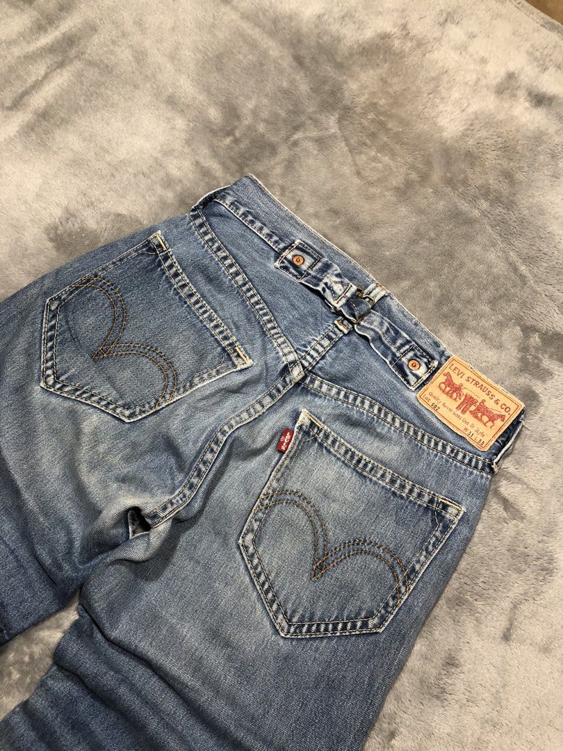 Y2K Levis With Buckles Pants (Category: Jeans) located in Cebu City. Submitted by subnco (Listing ID 1471273160, Image 1). Description: Good Condition No issues Color rate: 9/10 Fav❤️❤️ Dimes(inches): Waist - 30 Length - 40 Hem - 9 Can ship nationwide via J&T Express Can also do Cash on Delivery(Cebu area only!!) STRICTLY NO EXCHANGE AND RETURNS ONCE BOUGHT 😊 Please take note!!: This item is thrifted and the details are already mentioned above, 