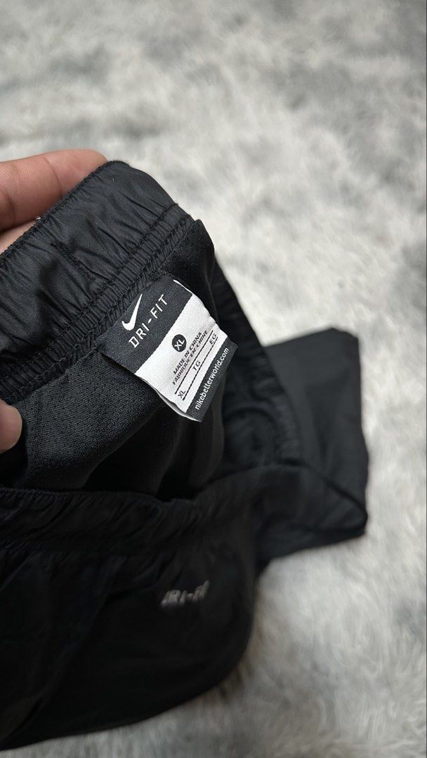 Y2k n*ke track pants anlke zip/adjustable drawstring (Category: Jeans) located in Manila. Submitted by paulovenegaskalakal2020 (Listing ID 1471182169, Image 2). Description: For sale! Kalakal Y2k n*ke track pants Ankle zip & adjustbale drawstring hem XLarge on tag Size- 32 to 40 Length- 40 inches Thigh- 14 inches Knee- 11 inches Leg opening- 9 inches Good as new Crispy MINE 1,695 +sf.